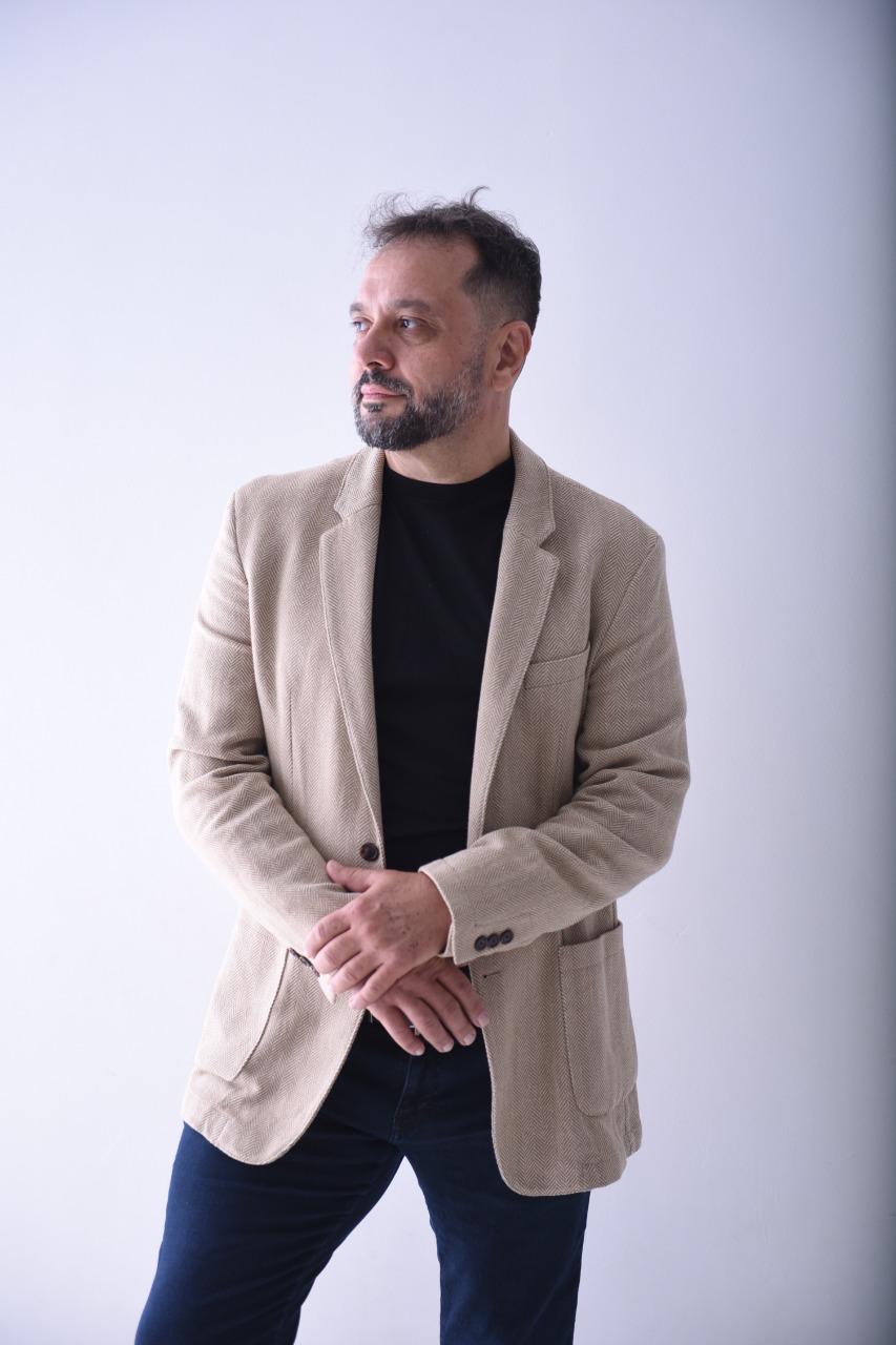 Dr. Paulo Tadeu Rotoli Drefahl, cirurgião plástico